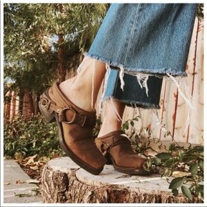 Frye Belted Harness Mules Sz 8.5